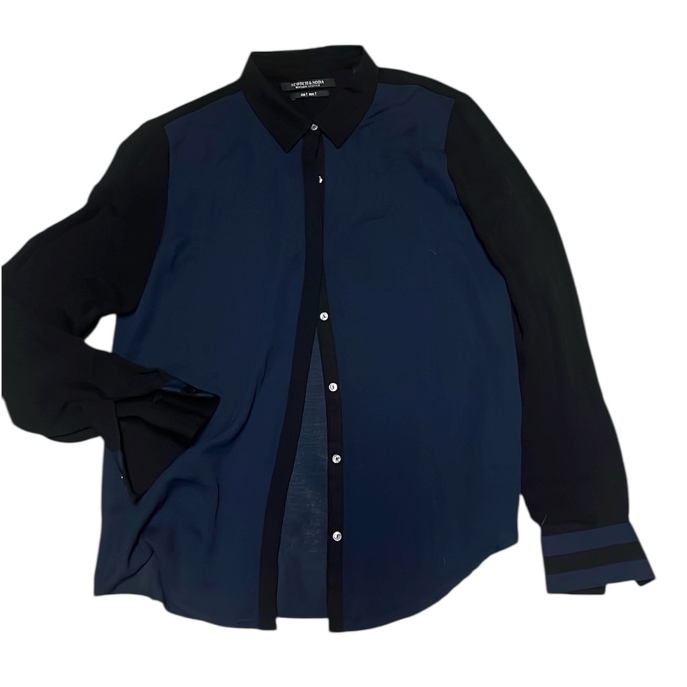 Scotch & Soda Button Down Blouse
Size XS – Black & Navy